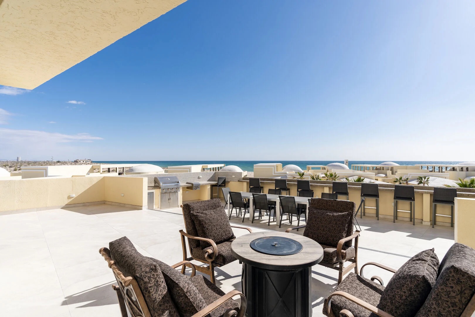 C-30202 | 4 bedroom EXTRA LARGE PATIO
