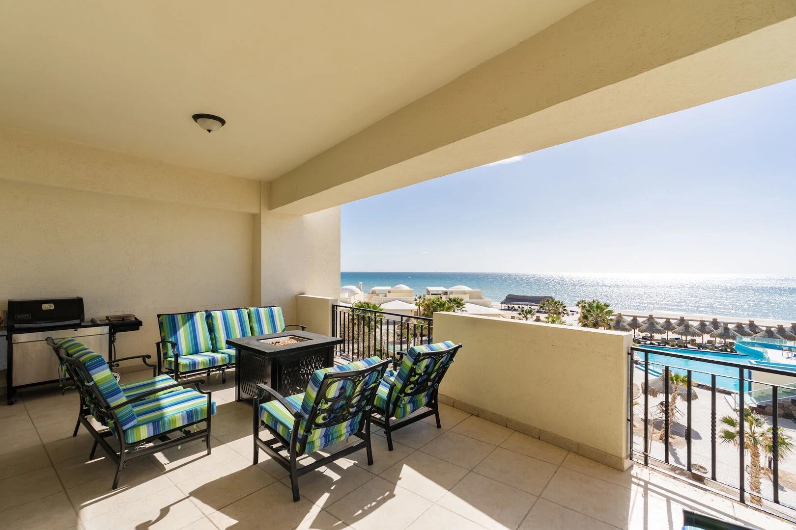 C-30309 | 3 bedroom EXTRA LARGE PATIO